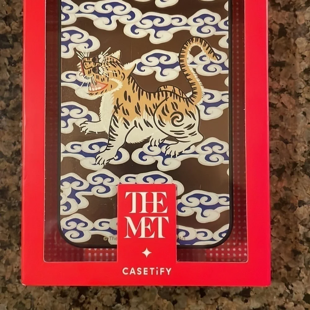 NWT Casetify The MET Art Museum Rank badge with tiger IPhone XS Max